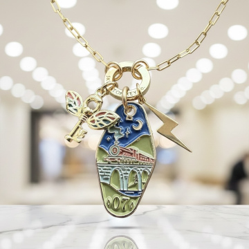 Wizards Train 16" Gold